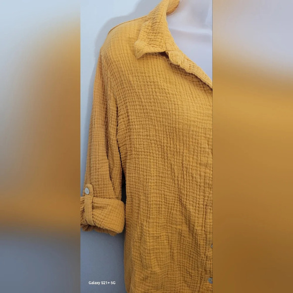 VTG Kleio button down light weight top, mustard color, textured material - Picture 5 of 9
